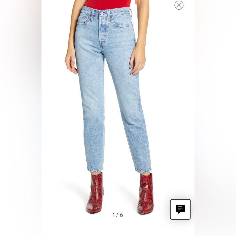 Levi Wedgie jeans size 28